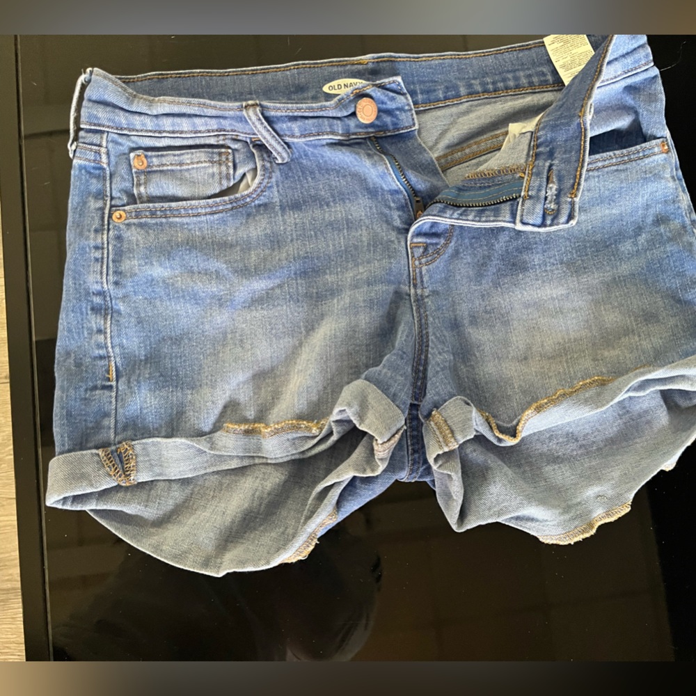 Old Navy size 6 denim shorts cuffed bottom